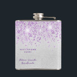 Birthday Silver paarse glitter stofvrienden Heupfles<br><div class="desc">Een cadeau voor een meisjesachtig en glamoureus 21ste (of elke leeftijd) verjaardagsfeestje. Een faux zilver metallic uitziende achtergrond met paarse faux glitterstof. De tekst: De naam is geschreven in het paarse met een handgemerkt stijlschrift. Personaliseer en voeg een naam, leeftijd 21 en een datum toe. Voeg je eigen bericht en...</div>