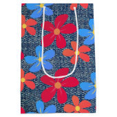 Birthday Stick Girl en Daisies op Blue Denim Medium Cadeauzakje (Achterkant)
