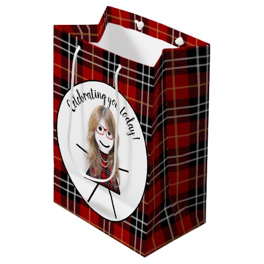 Birthday Stick Girl op Tartan Medium Cadeauzakje (Voorkant Gekanteld)