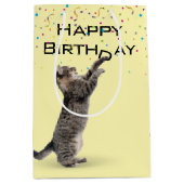 Birthday Tabby Cat met Confetti Medium Cadeauzakje (Voorkant)