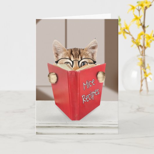 Birthday Tabby Cat Reading Book Kaart (Gele Bloem)