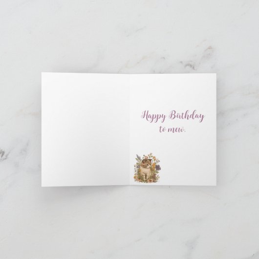 Birthday. Tabby Kitten met bloemen. Bedankkaart (Binnen)