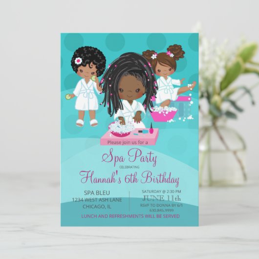 Birthday-uitnodiging van de Afrikaanse Amerikaanse Kaart (Staand voorkant)