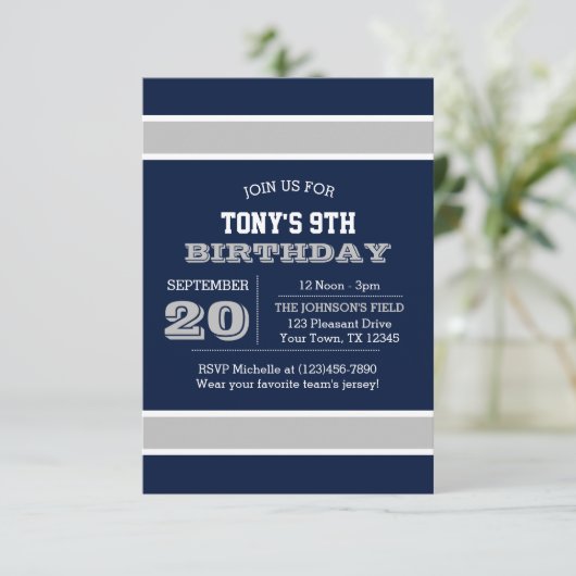 Birthday-uitnodiging van Navy Blue en Silver Team Kaart (Staand voorkant)