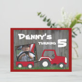 Birthday-uitnodiging van Red Tractor: Foto in Cart Kaart (Staand voorkant)