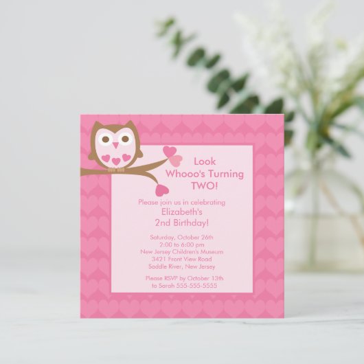 Birthday Uitnodiging voor Roze Heart Owl (Staand voorkant)