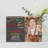 Birthday-uitnodigingen van Red Black Tractor met f Kaart (Staand voorkant)