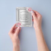 Birthday zilroze florale begrotingsuitnodiging flyer (Hand)