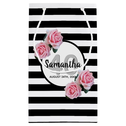 Birthday zwarte strepen roze florals naam klassiek klein cadeauzakje (Achterkant)