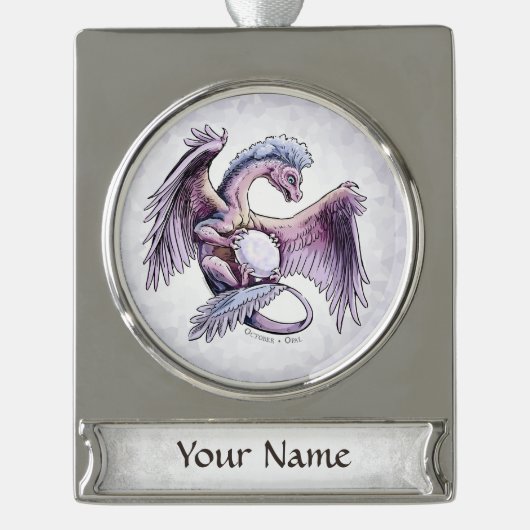 Birthstone Dragon van oktober: Opal Verzilverd Banner Ornament (Voorkant)