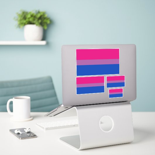Bisexual Pride Flag knipsel stickers pack (Laptop op bureau)