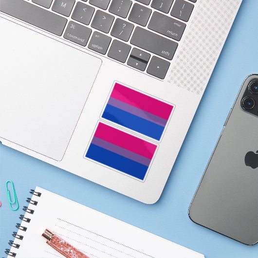 Bisexual Pride Flag Sticker (Laptop met iPhone)