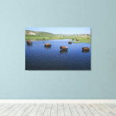 Bison in water met een groot aantal kliefslikken canvas afdruk (Insitu (Houten vloer))