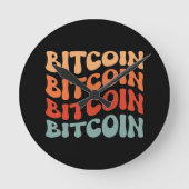 Bitcoin Wavy Tekst Stijlvol Crypto Typography Desi Ronde Klok (Voorkant)