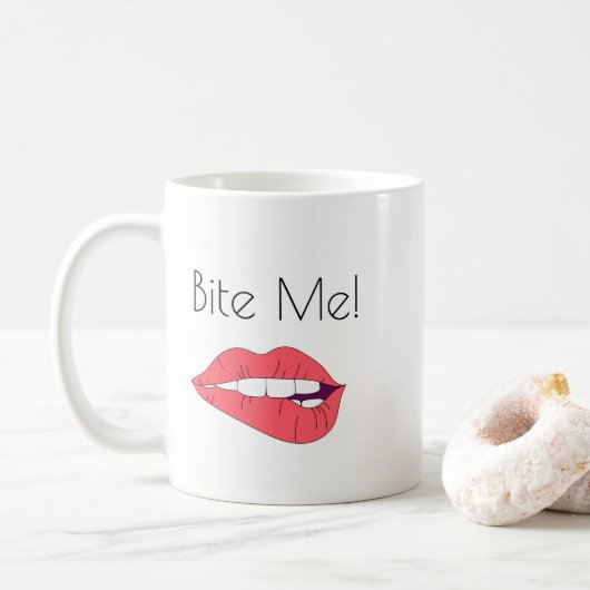 Bite me!  Illustratie van roze omringende liften Koffiemok (Met donut)