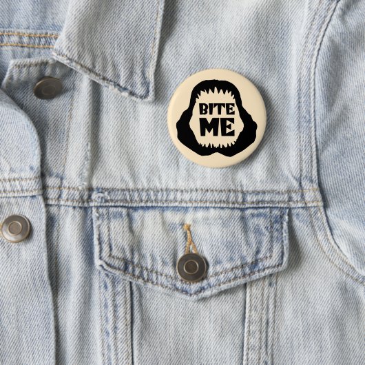 Bite me Quote - Shark Jaws Ronde Button 5,7 Cm (In situ)