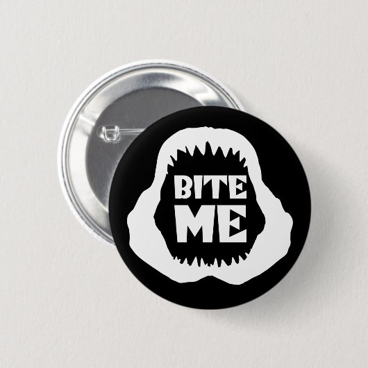 Bite me Quote - Shark Jaws Ronde Button 5,7 Cm (Voorkant /achterkant)