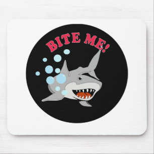 Bite me Shark op zwarte cirkel Muismat