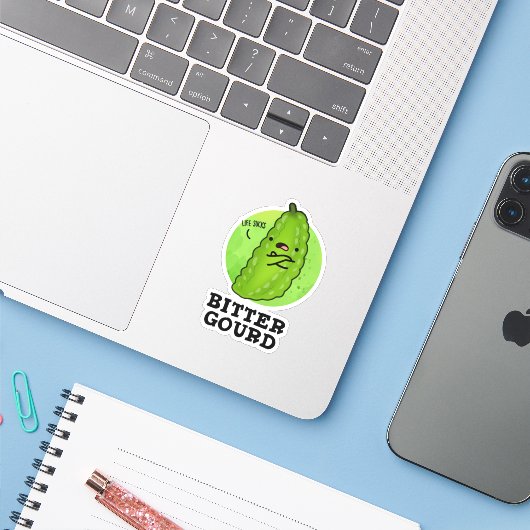 Bitter Gourd Funny Veggie Pun Sticker (Laptop met iPhone)