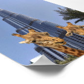 Bizarre Giraffen aan de Burj Khalifa Muurkunst Poster (Hoek)
