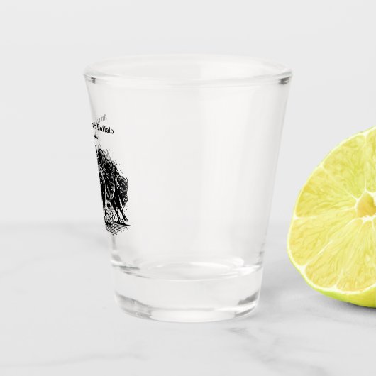 Bizonkudde laadt door het water in Natuur Shot Glas (Rechts)