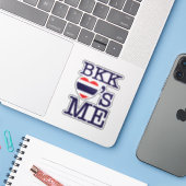 BKK LOVE'S ME STICKER (Laptop met iPhone)
