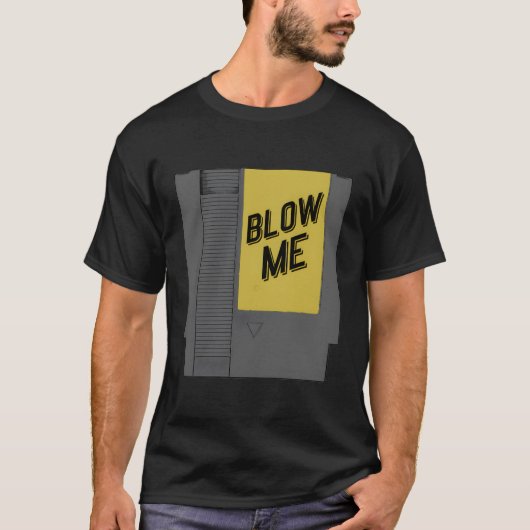 Blaas me videogamecartridge t-shirt (Voorkant)