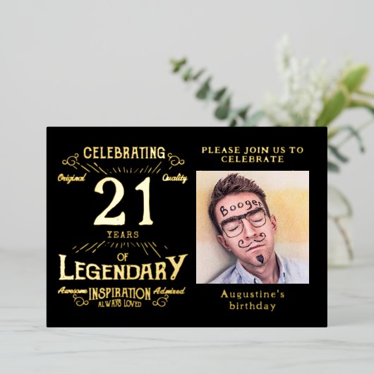 Black 21st Birthday  Gold Folie Uitnodiging (Staand Voorkant)