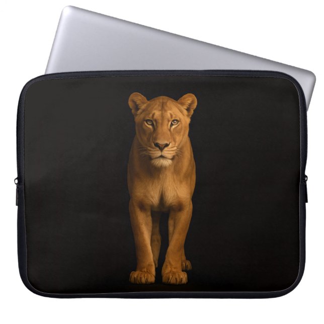 Black 4 Luxe Laptop Sleeve, Noble Lioness Sleeve (Voorkant)
