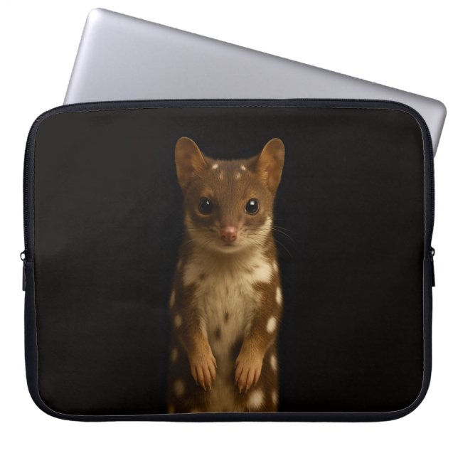 Black 4 Luxe Laptop Sleeve, Sweet Quoll Sleeve (Voorkant)