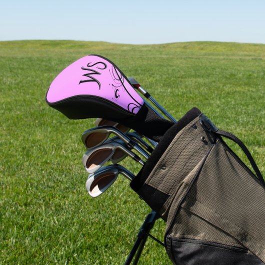 Black Accent op roze monogram Golfheadcover (Insitu)