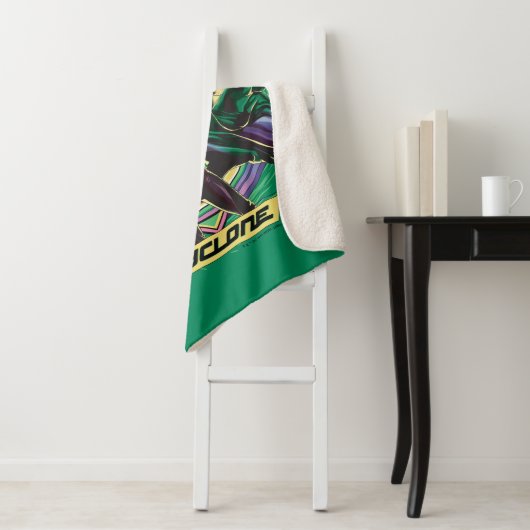 Black Adam | Cyclone Character Graphic Sherpa Deken (In situ)