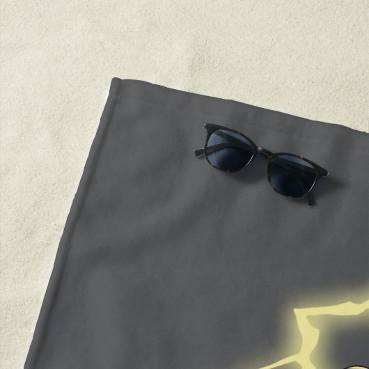 Black Adam Lightning Silhouette Graphic Strandlaken (In situ)