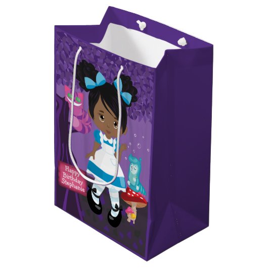 Black Alice in Wonderland Gepersonaliseerd Medium Cadeauzakje (Voorkant Gekanteld)