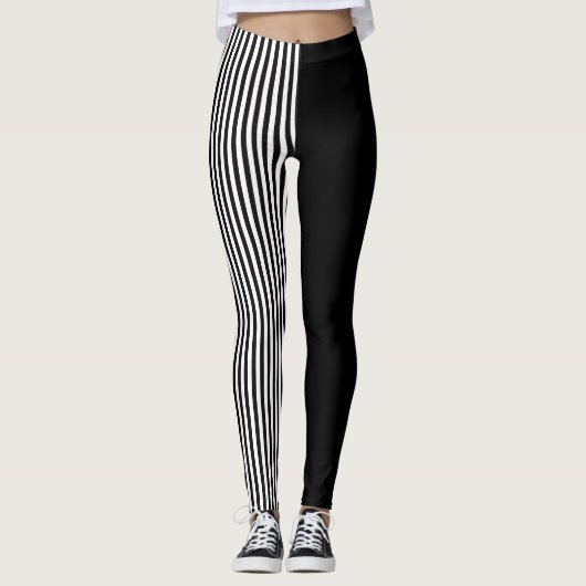 Black And Black & White Stripes Pattern Leggings (Voorkant)