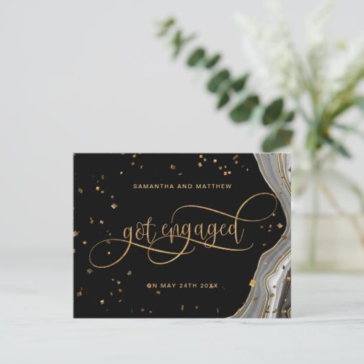 Black and Gold Agate, got Engaged, Verloving Aankondigingskaart (Staand voorkant)