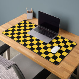 Black and gold checkerboard pattern bureaumat