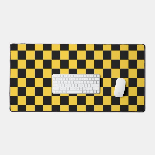 Black and gold checkerboard pattern bureaumat (Keyboard & Muis)