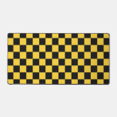 Black and gold checkerboard pattern bureaumat (Voorkant)