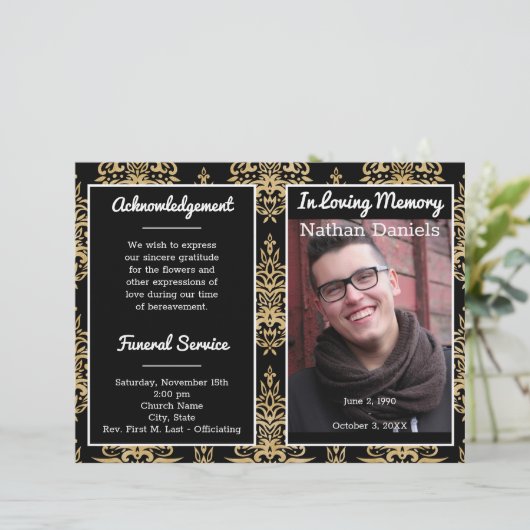 Black and Gold Damask Photo Funeral Program (Staand voorkant)