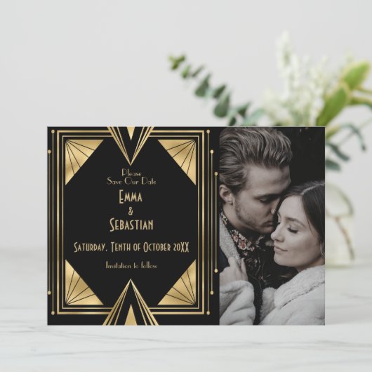 Black and Gold Gatsby Art Deco fotobruiloft Save The Date (Staand voorkant)