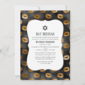 Black and Gold Glam Lips Pattern Bat Mitzvah Kaart (Voorkant)