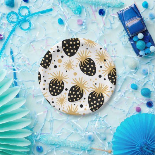 Black and Gold Strawberry Pattern Papieren Bordje (Feest)