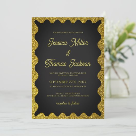 Black and Golden Glitters Wavy Squiggly Wedding Kaart (Staand voorkant)