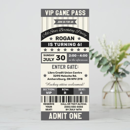 Black and Grey Sports Thmed Ticket Birthday Party Kaart (Staand voorkant)