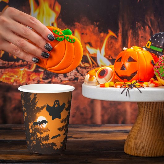 Black and Oranje Spooky Halloween Night Scene Papieren Bekers