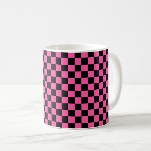 Black and pink checkerboard pattern koffiemok (Voorkant rechts)