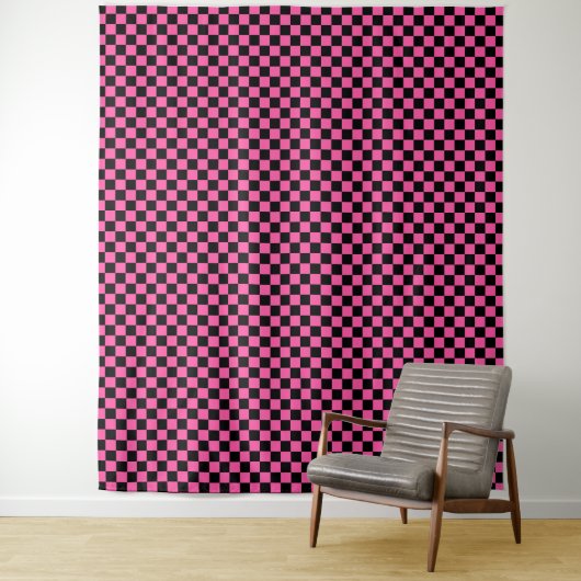 Black and pink checkerboard pattern wandkleed (In situ)
