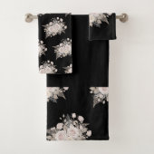 Black and pink flowers modern decorative bathroom  bad handdoek (Insitu)
