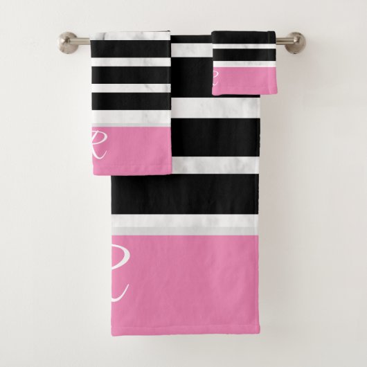 Black and Pink Stripes Marble Style Monogram Bad Handdoek (Insitu)
